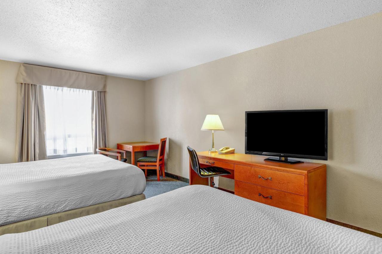 Days Inn By Wyndham Red Deer Exterior foto