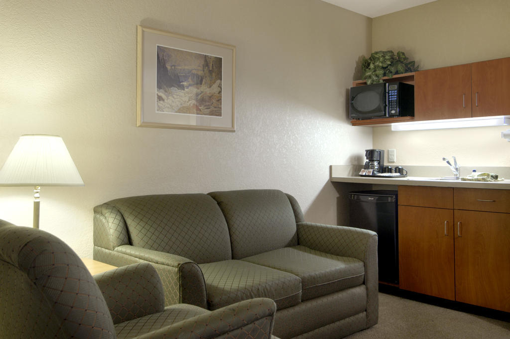 Days Inn By Wyndham Red Deer Quarto foto